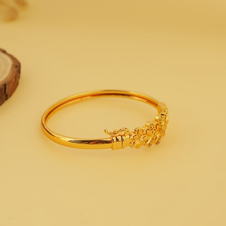 Elegant Vintage-Inspired Hollow Bangle