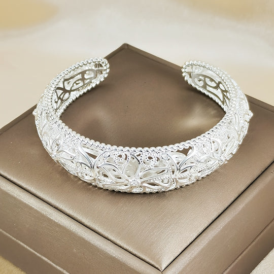 Intricate Silvery Floral Open Bracelet