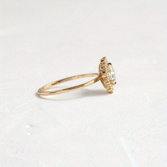 Stylish And Timeless Zirconia Ring