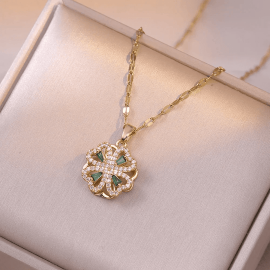 Rotatable Green Clover Pendant Necklace