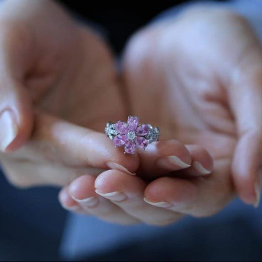 Fashionable Flower Ring