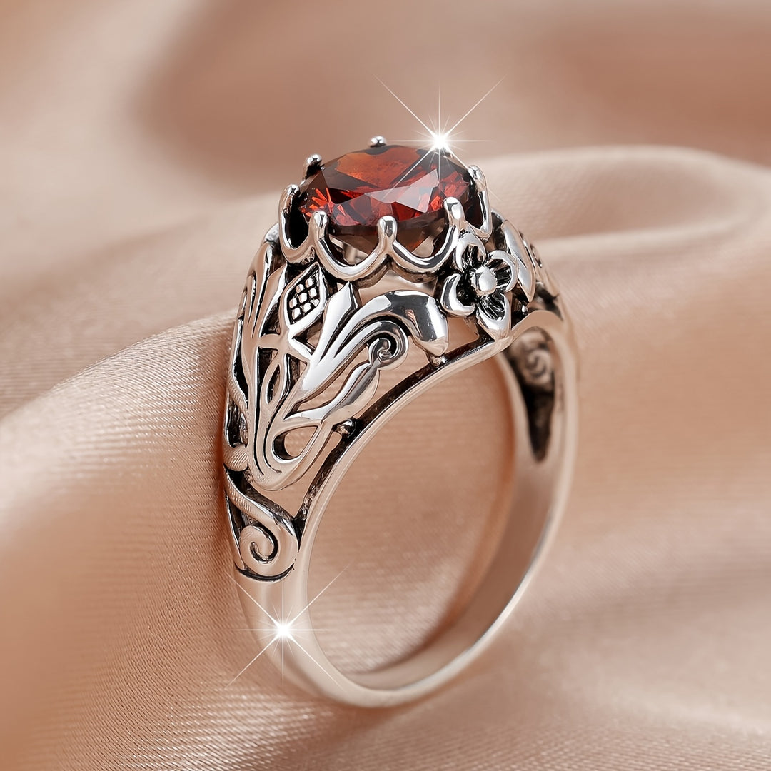 Elegant Vintage Style Red Zirconia Ring