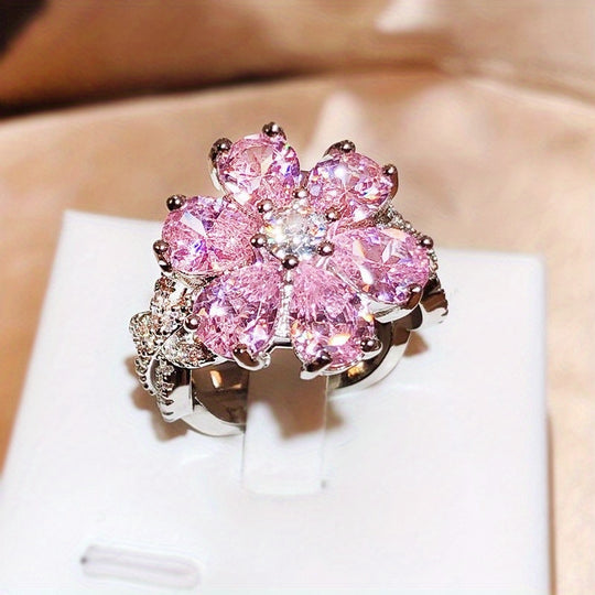 Fashionable Flower Ring