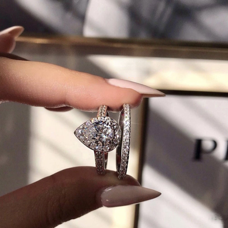 Fashionable Inlaid Water Drop Ring Set