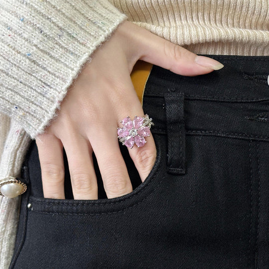 Fashionable Flower Ring