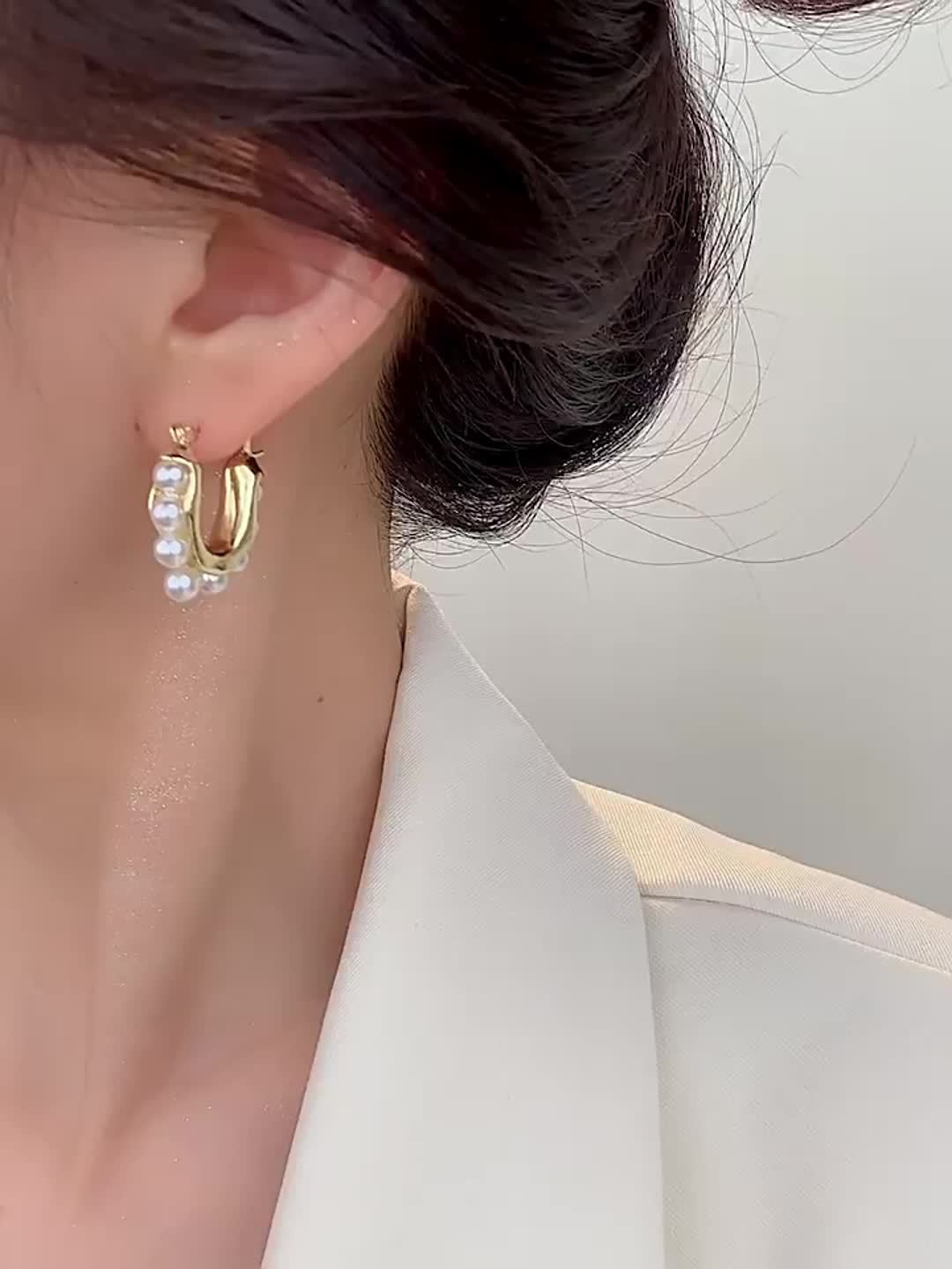 Fashionable Imitation Pearl Earrings