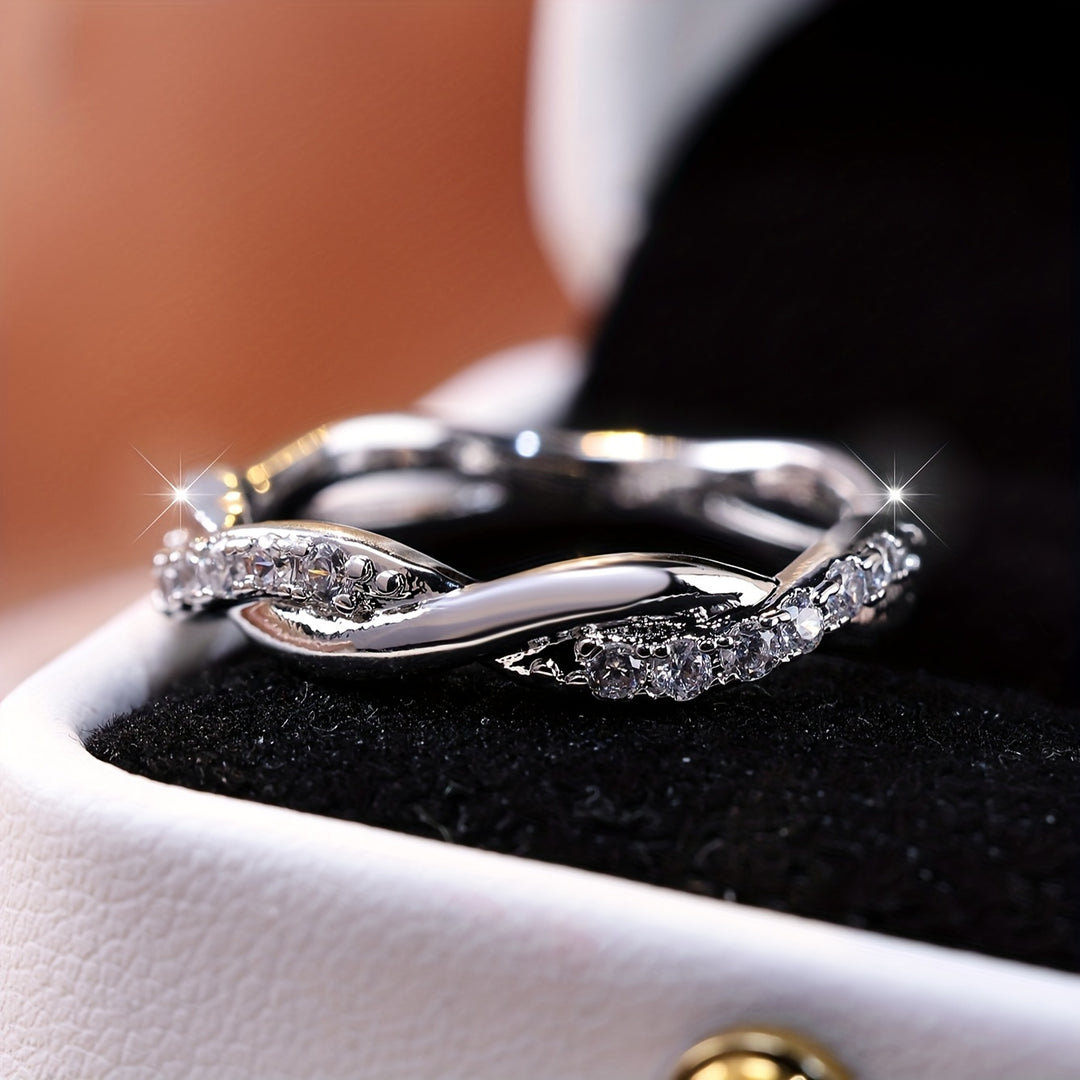 Luxurious Zirconia Twist Ring