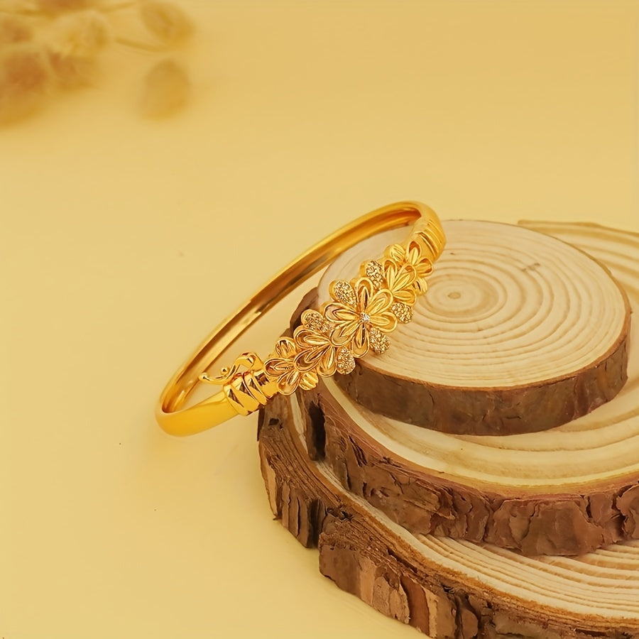 Elegant Vintage-Inspired Hollow Bangle