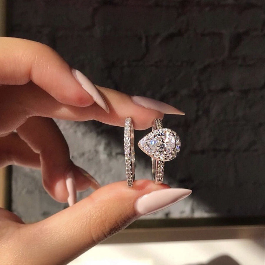Fashionable Inlaid Water Drop Ring Set