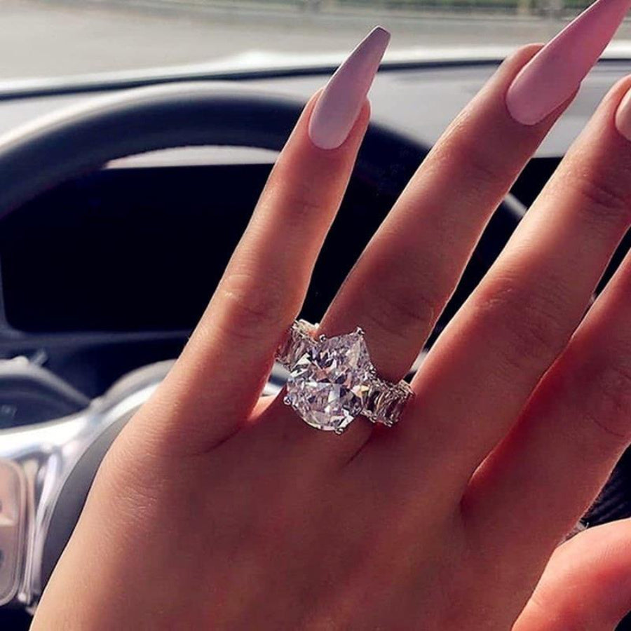 Elegant Water Drop Ring