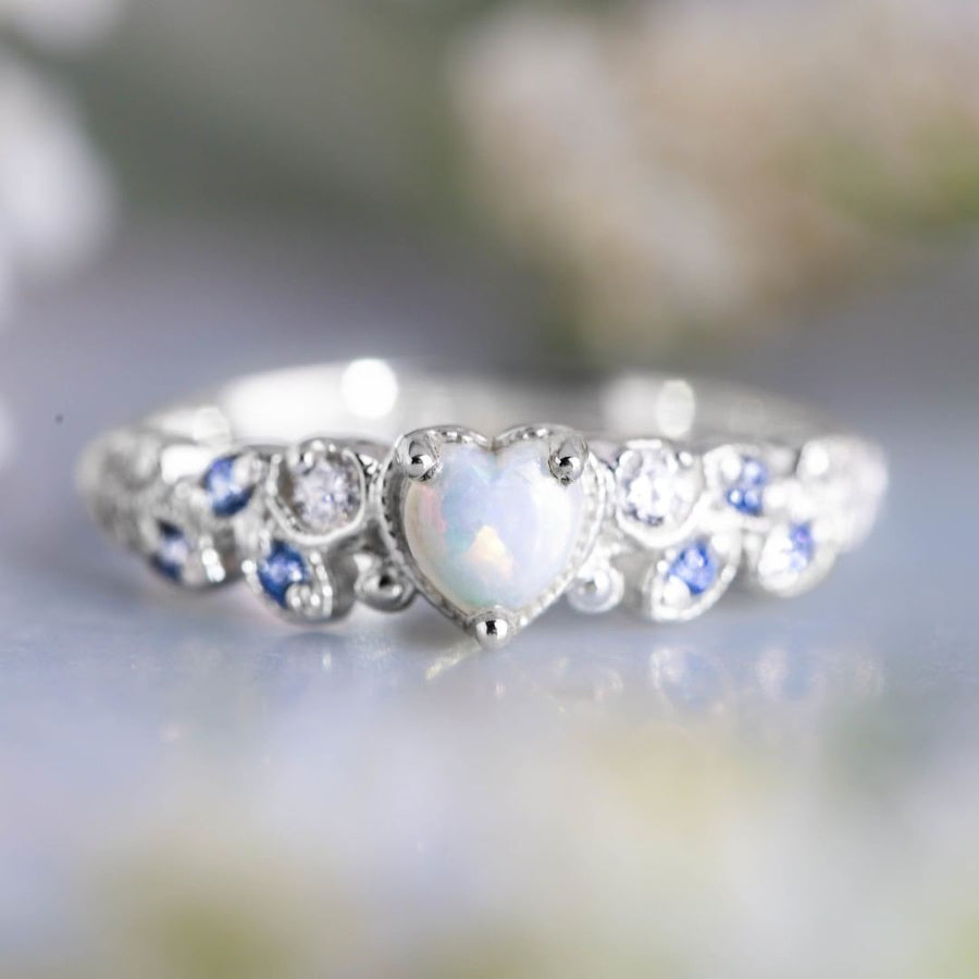 Fashionable Heart Inlaid Ring