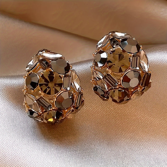 Elegant Vintage-Inspired Hoop Earrings