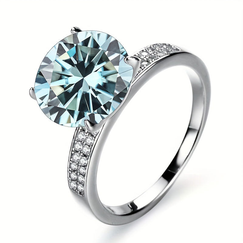 Simple Fashionable Moissanite Ring