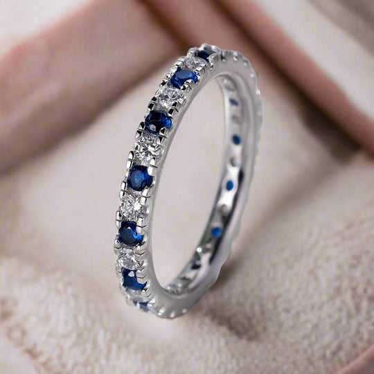 Shiny Elegant Silver Band Ring
