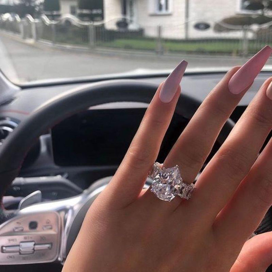 Elegant Water Drop Ring