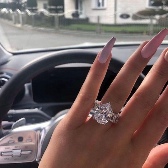 Elegant Water Drop Ring