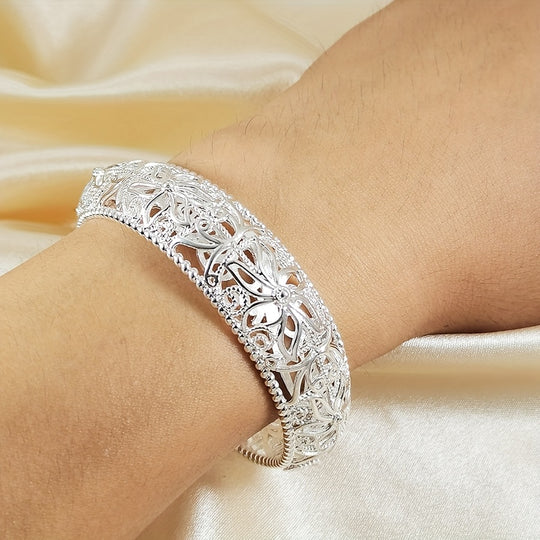 Intricate Silvery Floral Open Bracelet