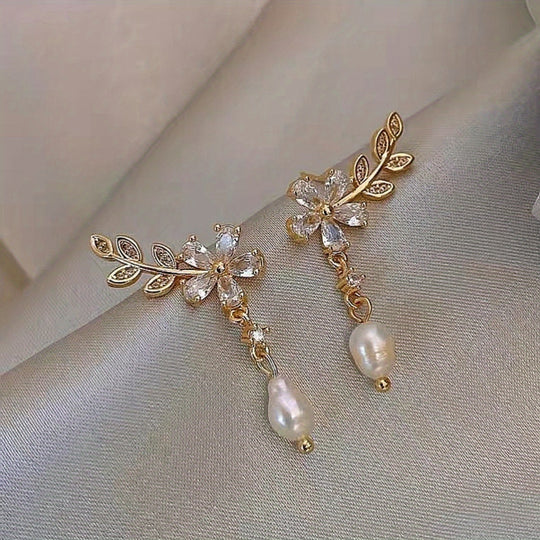 Exquisite Pearl Flower Leaf Drop Earrings