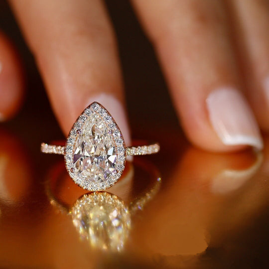 Fashionable Inlaid Water Drop Ring Set
