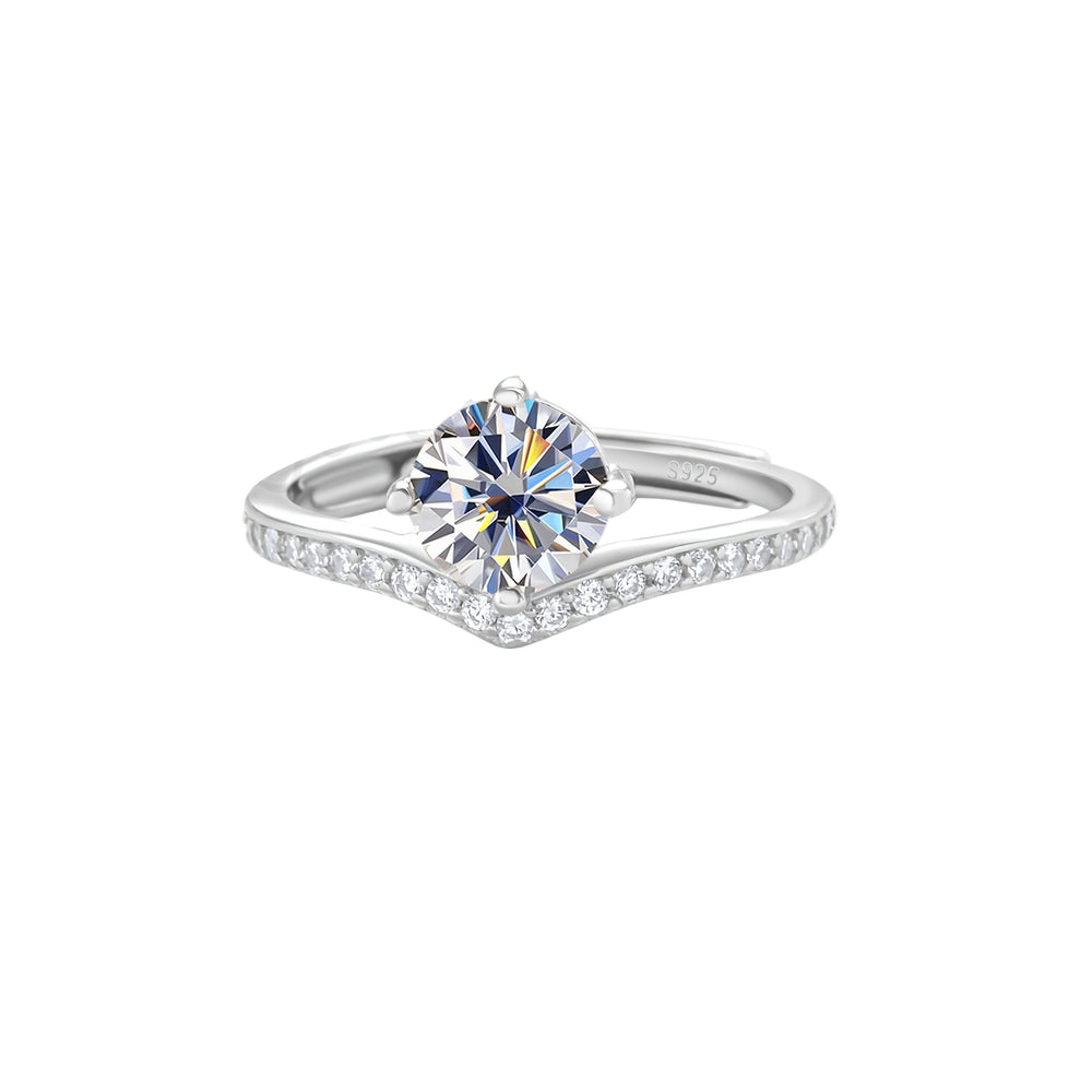 Elegant Round Moissanite Ring