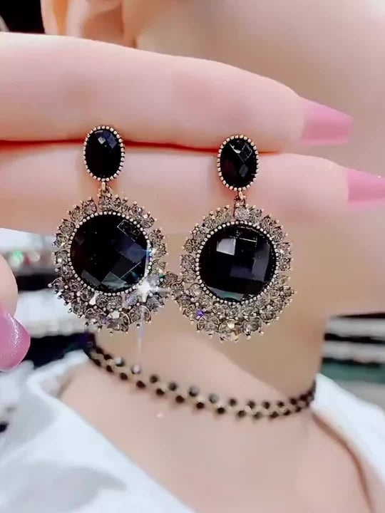 Elegant Ladies Fashion Dangling Earrings
