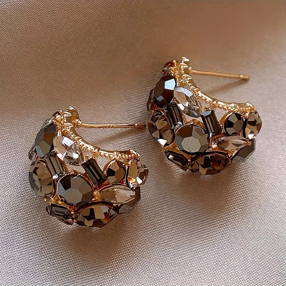 Elegant Vintage-Inspired Hoop Earrings