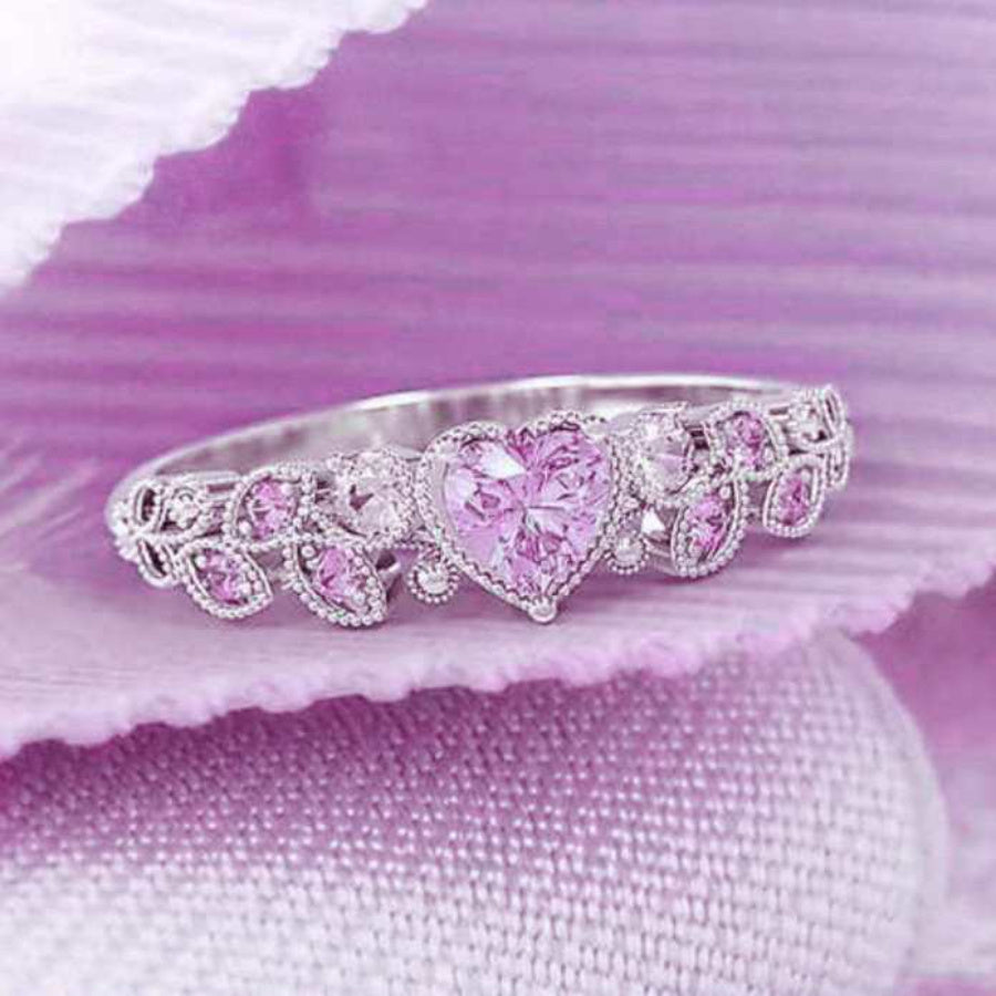 Fashionable Heart Inlaid Ring